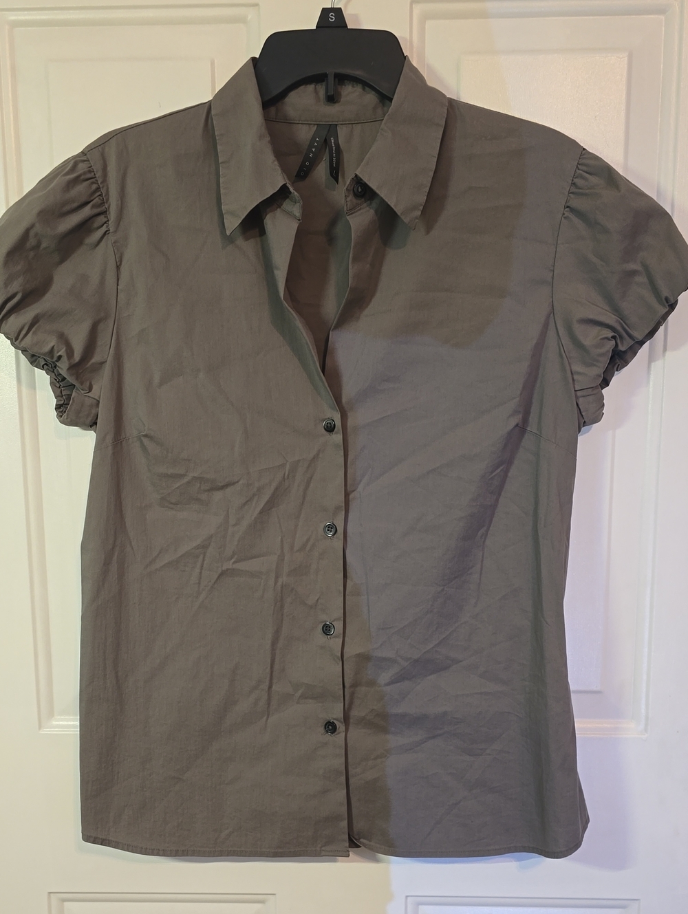 Old Navy Short-Sleeve Button-Down Shirt in Gray